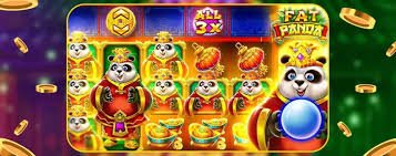 may9slot APP ဖြင့် မိုဘိုင်းလ်ဖုန်းပေါ်တွင် ကစားနေသော မြင်ကွင်း